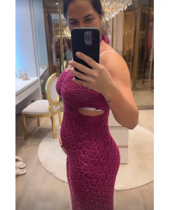 Graciele Lacerda ainda mostrou como está sua barriga atualmente, quase completando 20 dias do parto