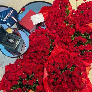 7 buquês de rosas, relógio caríssimo e mais! Os presentes de Vini Jr. a Virgínia em aniversário de 27 anos da influenciadora