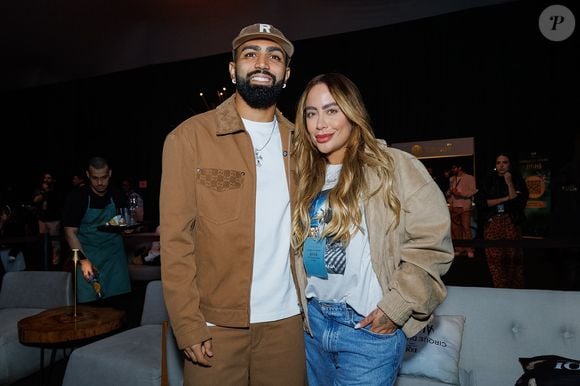 Irmã de Neymar, Rafaella Santos foi com o namorado, Gabigol, parceiro de Santos do jogador