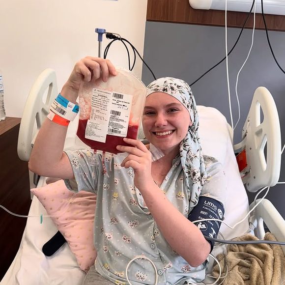 Isabel Veloso está na UTI de um hospital de Curitiba desde que passou por um transplante de medula