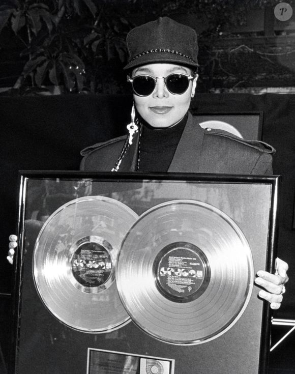 Sim, é real: a música de Janet Jackson gerou um bug no Windows que derrubava notebooks da época