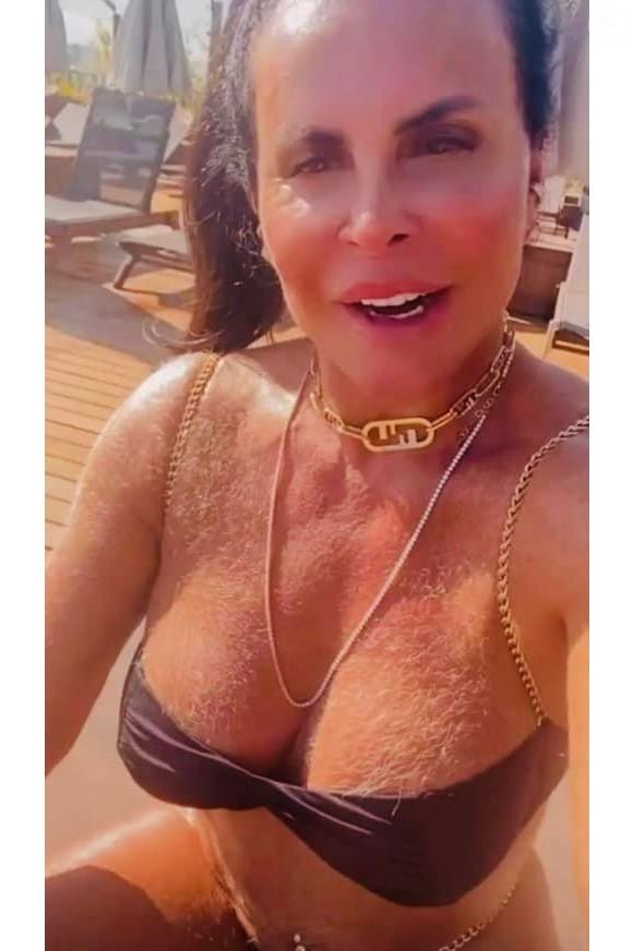 No corpo, Gretchen causou polêmica ao exibir pelos descoloridos