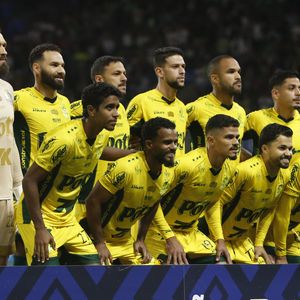 A torcida do Mirassol gritou ‘olê’ e ainda puxou um coro para dizer que o Santos pode voltar para a Série B