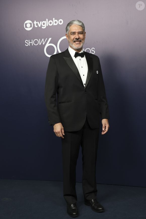 William Bonner se reúne de novo com jornalistas da Globo às 15h, uma hora após ganhar a companhia de Renata Vasconcellos na redação do 'Jornal Nacional'