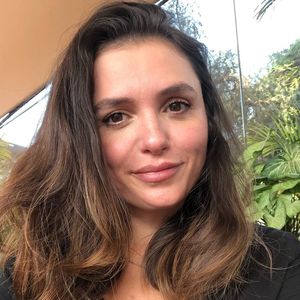 Relato público de Monica Iozzi reforça importância do diagnóstico precoce e do ajuste adequado da medicação