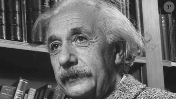 A frase atribuída a Albert Einstein ao longo dos anos reflete sobre os desafios cotidiano