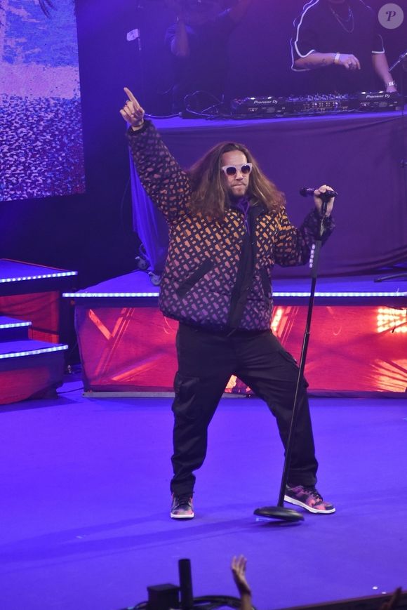 Em 'As Pequenas Grandes Coisas', Vitor Kley celebra os pequenos momentos da vida que marcam sua história