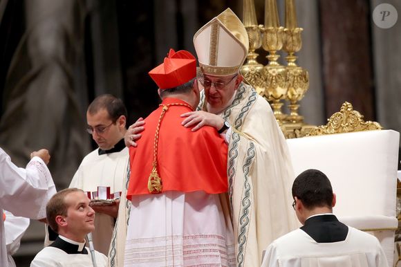 Papa Francisco e Becciu: relação marcada por confiança inicial, promoção a cardeal e, depois, um afastamento público dramático
