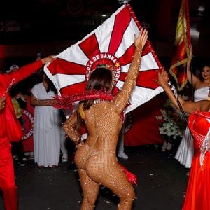 Antes de estrear como madrinha de bateria da Dragões da Real, Lexa revelou que decidiu abandonar o uso de canetas emagrecedoras e apostar em treinos para encarar o Carnaval 2026