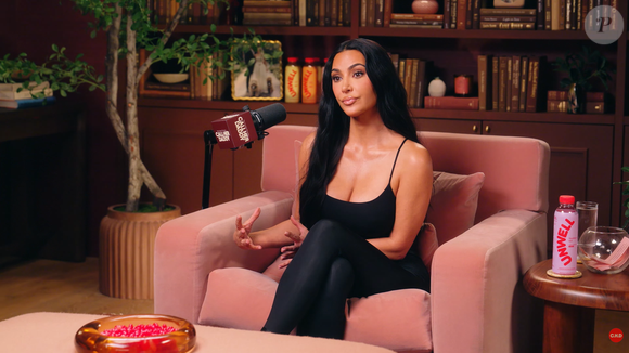 Em conversa no podcast "Call Her Daddy", Kim fala sobre insegurança 'física, emocional e financeira' durante o relacionamento