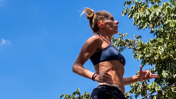 Como correr aos 50 anos? Especialistas revelam que alternar corrida leve com trote por 30 minutos já é suficiente