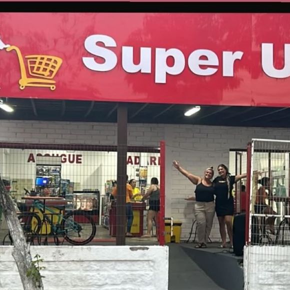 Andressa Urach possui o 'Super Urach', um mercado em Viamão, no Rio Grande do Sul.