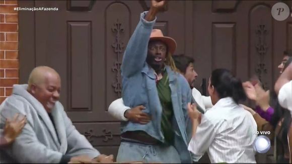 Créo Kalleb disputa voto a voto com Fabiano Moraes, pai de Viih Tube, para ser o mais votado para ser salvo do Super Paiol de 'A Fazenda 17'