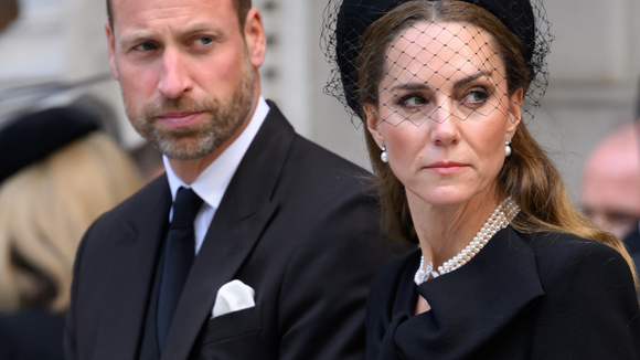 'Não o suportam': William e Kate Middleton não veem a hora de expulsar Príncipe Andrew, envolvido em escândalo com Jeffrey Epstein, da família real