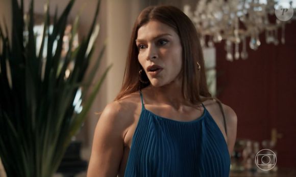 Arminda (Grazi Massafera) não imagina que Rogério está vivo na novela Três Graças