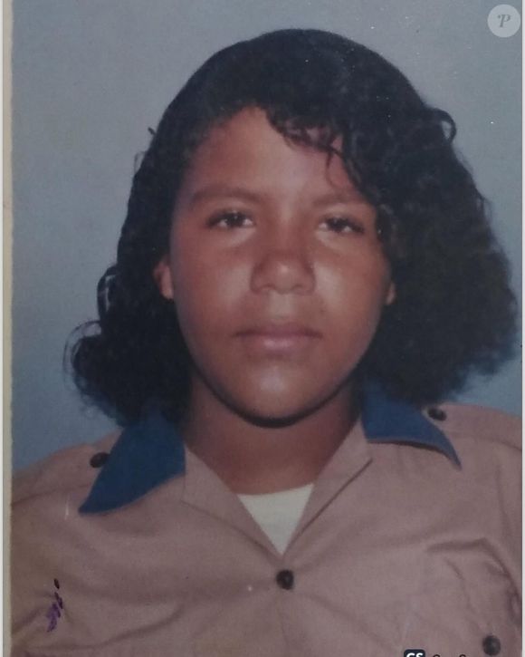 Essa é Mani Reggo em sua época de adolescência - muito diferente, né?