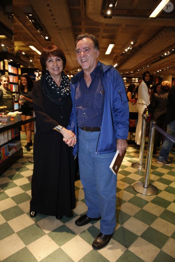 Tony Ramos e Lidiane Barbosa subiram ao altar da Igreja Nossa Senhora do Brasil, em São Paulo, em 1969