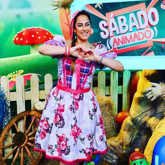 Silvia Abravanel sempre gostou de manter o cabelo em um tom de castanho médio/escuro