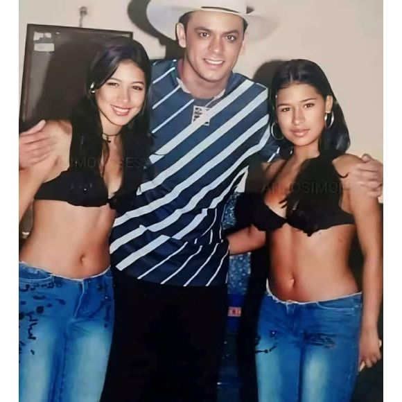 Simone Mendes e a irmã mais velha, Simaria, eram backing vocals do cantor Frank Aguiar na época