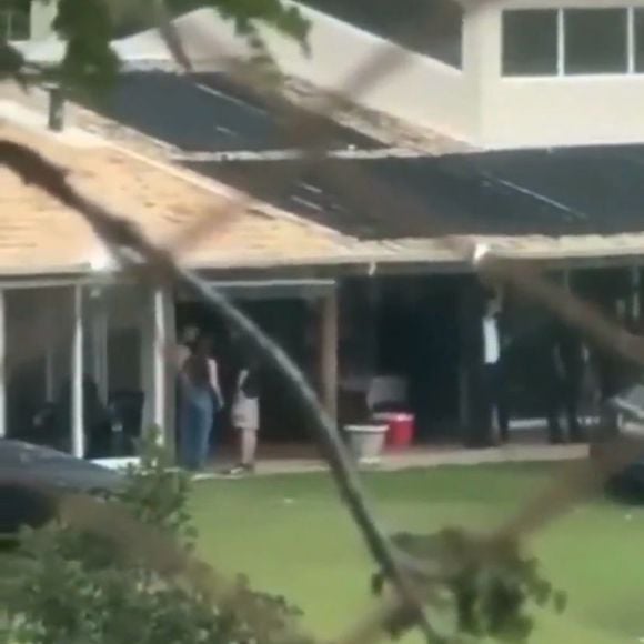 Luxo e ostentação! Festa teve carros importados, piscina e pôquer personalizado – O evento realizado em uma chácara privativa contou com estrutura para diversão exclusiva dos convidados.