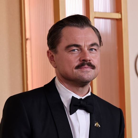 O projeto de Leonardo DiCaprio para Blackadore Caye enfrentou atrasos e questionamentos sobre os impactos das construções no ecossistema