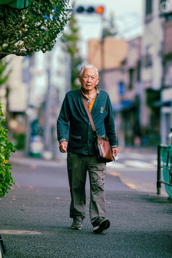 Todos os dias, Reizo faz caminhadas de cerca de 30 minutos a uma hora, sempre começando às 5h da manhã