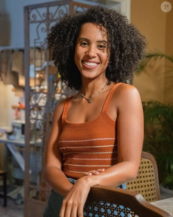 Na versão original de 1988, Tiago teve um romance com Fernanda, vivida hoje por Ramille.