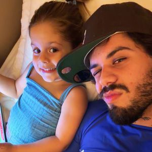 Mais cedo, Zé Felipe mostrou um clique ao lado de Maria Flor