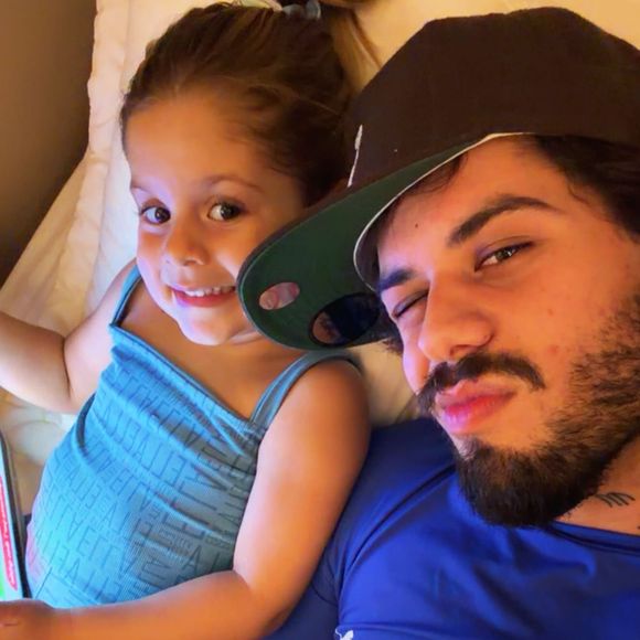 Mais cedo, Zé Felipe mostrou um clique ao lado de Maria Flor