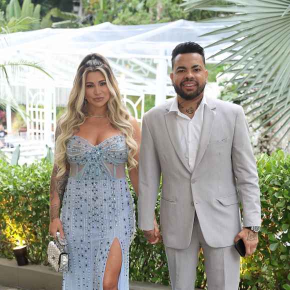 Danielle Souza, ex-samambaia do programa 'Pânico na TV', roubou a cena com vestido com pedrarias