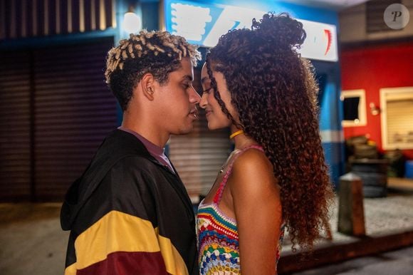 Peixe se entrega ao amor com Dalila