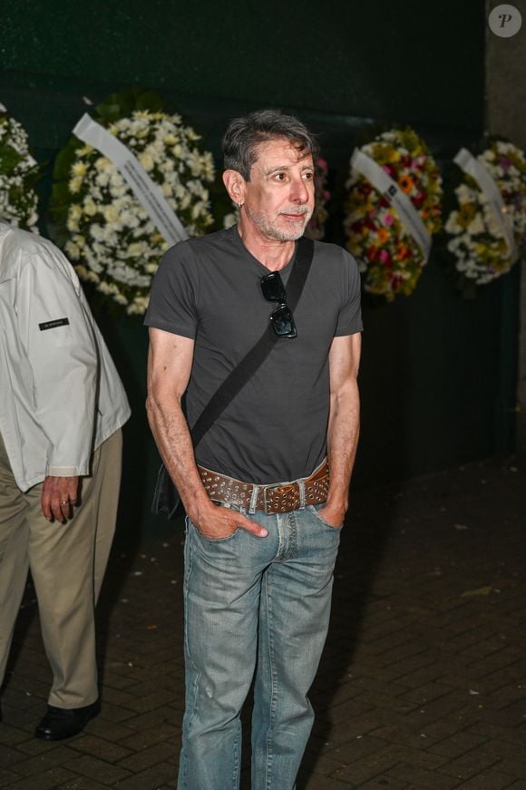 Corpo de Juca de Oliveira foi velado por Cássio Scapin, que se emocionou