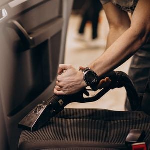 Segundo a psicologia, controlar o que é possível, como o próprio carro, pode compensar a sensação de impotdivência diante da perda.