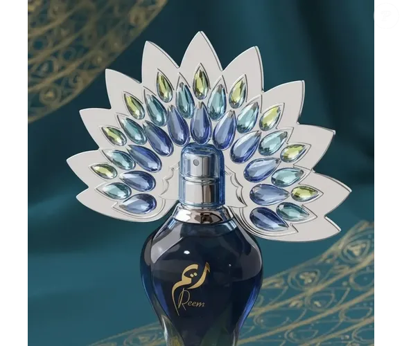 Além da fragrância, o frasco do Reem Asdaaf chama atenção pela tampa em formato de pavão, detalhe que pode conquistar quem também gosta de colecionar perfumes