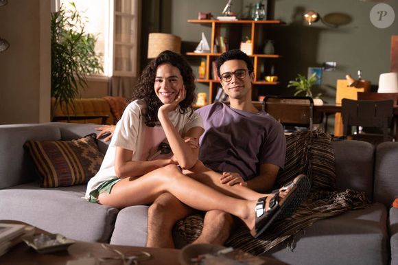 Na primeira temporada de ‘Amor da Minha Vida’, Bia e Victor passam de melhores amigos a jovens amantes, enquanto enfrentam as descobertas, os conflitos e as desilusões da vida amorosa.