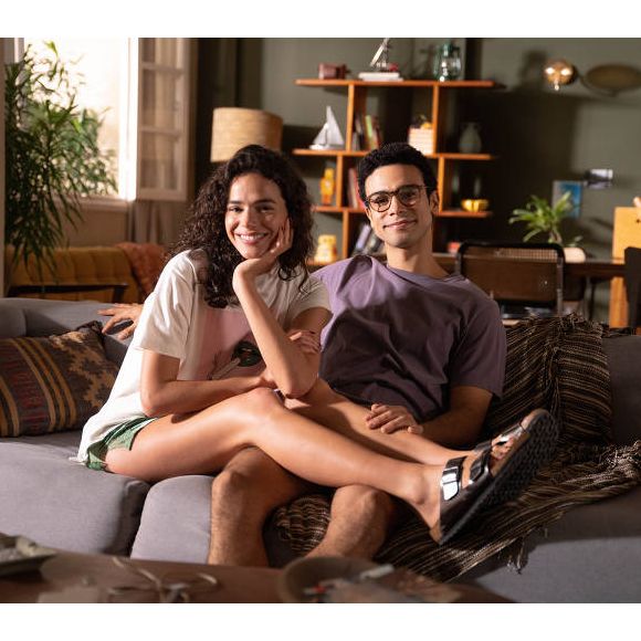 Na primeira temporada de ‘Amor da Minha Vida’, Bia e Victor passam de melhores amigos a jovens amantes, enquanto enfrentam as descobertas, os conflitos e as desilusões da vida amorosa.
