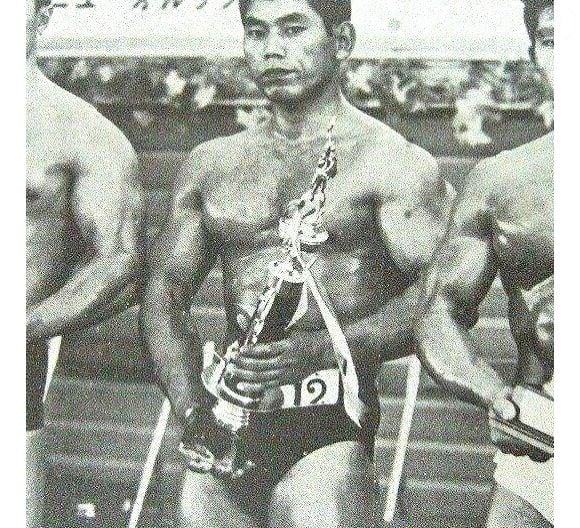 Toshisuke Kanazawa começou a praticar fisiculturismo ainda jovem, mas parou aos 34 anos