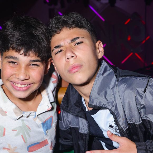 Filhos de Wanessa Camargo, José Marcus e João Francisco foram ao show de carnaval da mãe em 16 de fevereiro de 2025