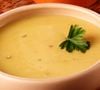Sopa para tomar em dia frio com receita de Gisele Bündchen: o modo de preparo da sopa é simples e envolve uma panela só, rendendo 4 porções