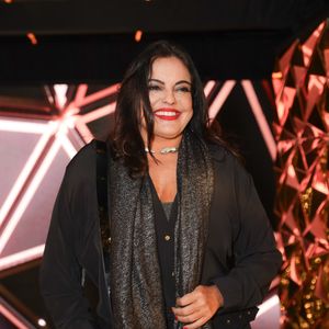 Fabíola Reipert, semanas depois, postou que a Globo teria proibido seus programas de associar os nomes de Zeca Camargo e Raí. ‘O que será que eles têm para esconder, hein?’