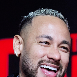 Segundo informações do jornalista Fabrizio Romano, especializado em transferências, a expectativa é de que o processo de rescisão seja finalizado em breve e a formalização da assinatura com o Santos ocorra logo depois.