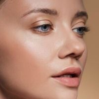Adeus, 'glass skin'! A nova estética 'Cloud Skin' é o segredo para ter uma pele aveludada, natural e super elegante