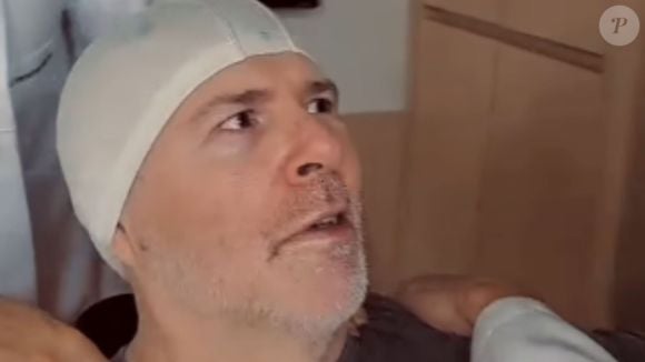 Mingau, baixista da banda Ultraje a Rigor, emocionou os fãs neste sábado (11) ao compartilhar um novo vídeo mostrando a evolução de sua recuperação quase três anos após ter sido baleado na cabeça.