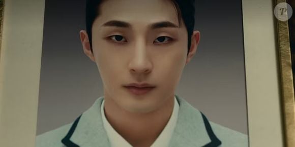 Na cena pós-créditos, é mostrado o funeral de Na Baek-jin, que morreu sem explicações