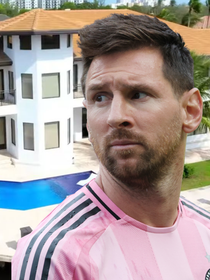 Suíte de 150 m², doca para iates e piscina de frente para o mar: por dentro da mansão bilionária de Lionel Messi na Flórida
