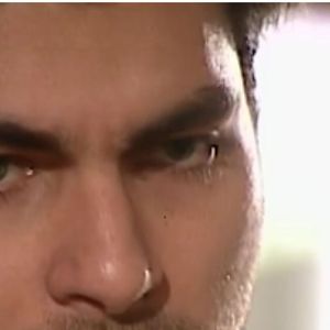 Matteo (Thiago Lacerda) se desespera com estado de saúde de Juanito na novela Terra Nostra