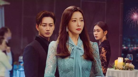 Devorei este dorama da Netflix em uma única noite: apenas 8 episódios de uma trama viciante de amor, poder e vingança