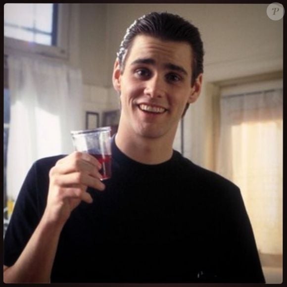 Um ano depois, em 1985, Jim Carrey surgiu bem diferente no longa 'Once Bitten'