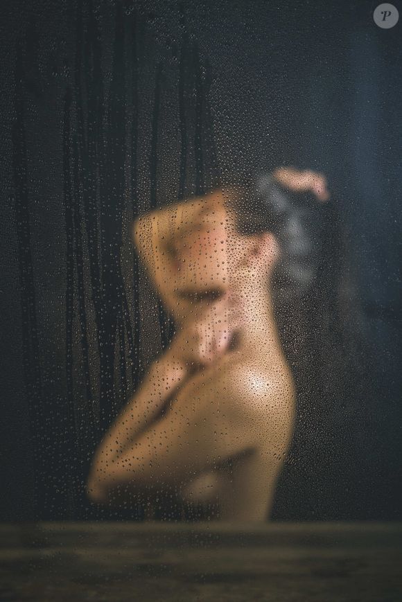 Um bom banho antes de dormir afeta positivamente o sono, já que facilita uma transição mais natural para o descanso