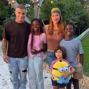 Filhos de Giovanna Ewbank e Bruno Gagliasso estavam na casa